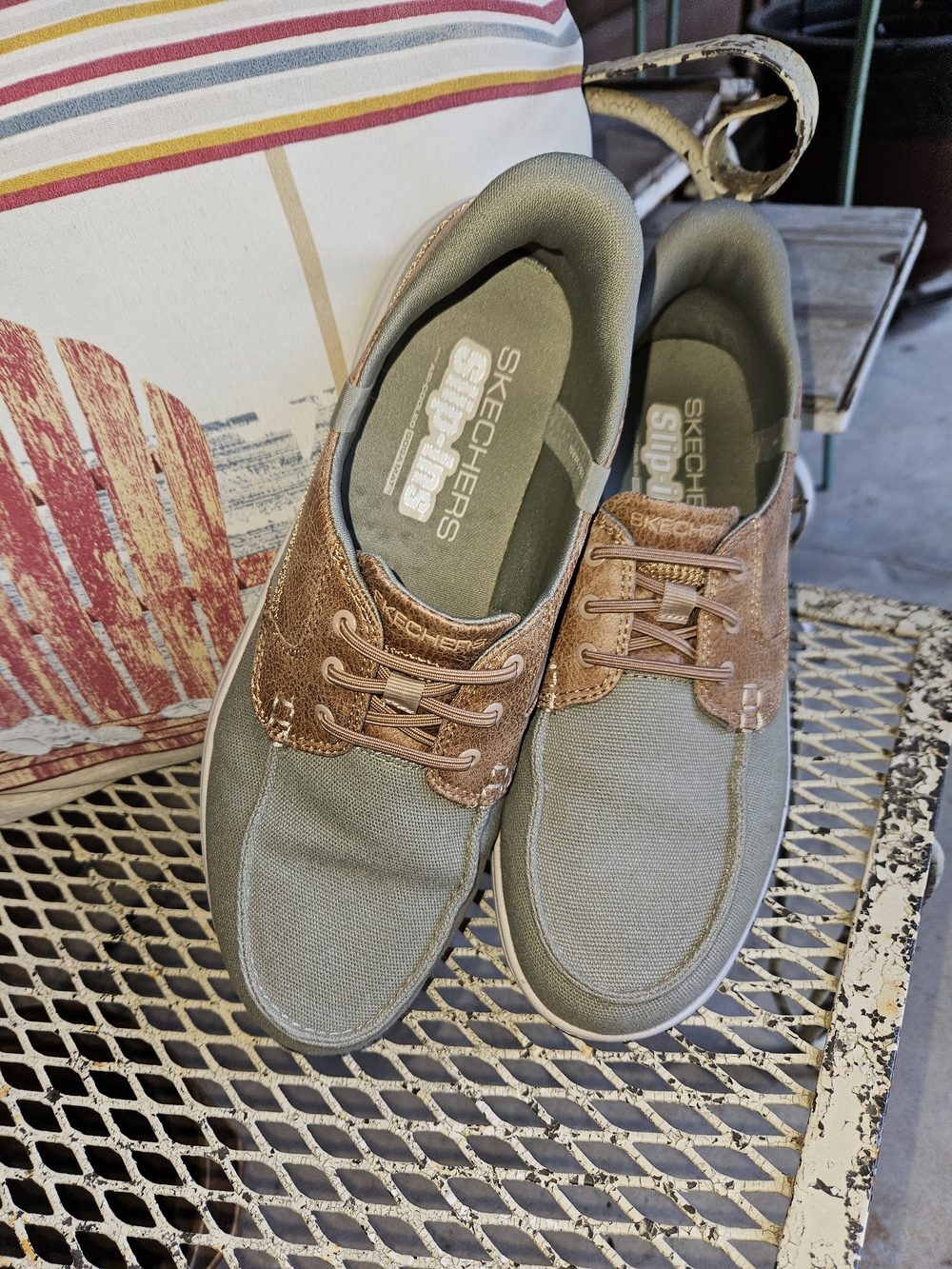 Skechers Womens 9.5 - Picture 5 of 16
